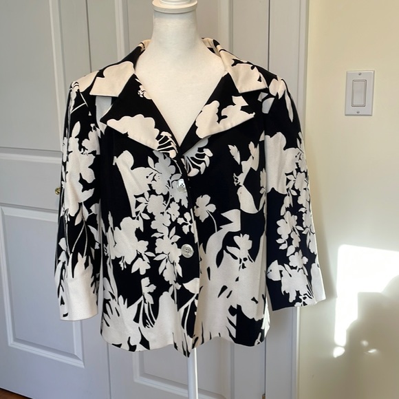 Talbots black and white floral print short jacket. Cotton pique. 14WP. VGUC - Picture 2 of 5